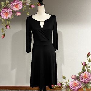 Long sleeve black dress‎